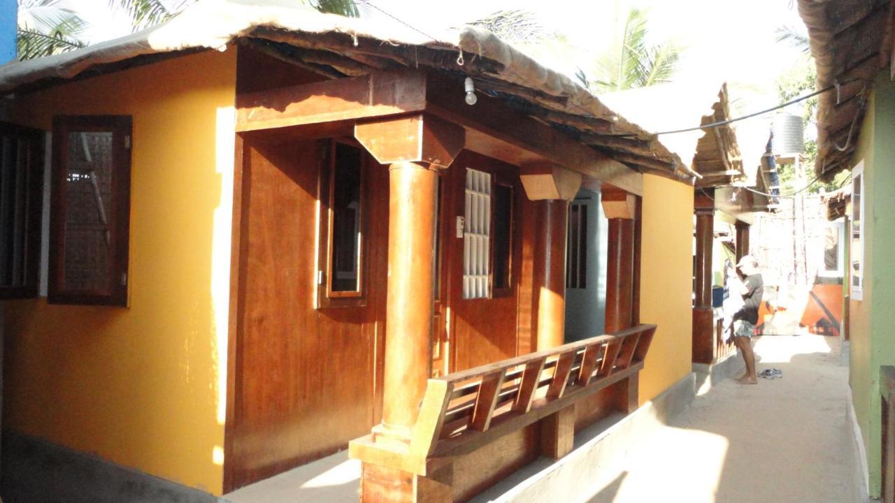 Casa Fiesta Sea Front Beach Huts Patnem Beach Buitenkant foto