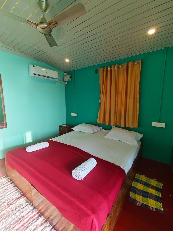 Casa Fiesta Sea Front Beach Huts Patnem Beach Buitenkant foto